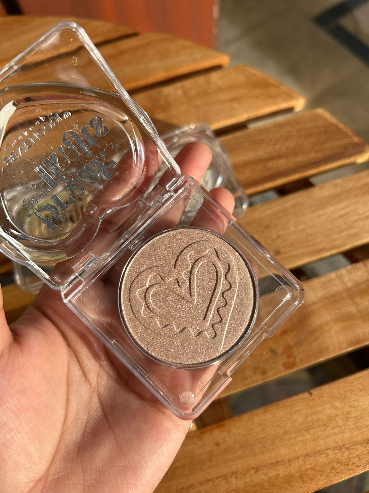 Mini highlighter palette