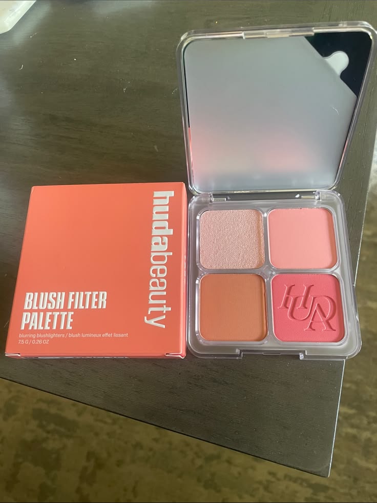Huda beauty blush pallete