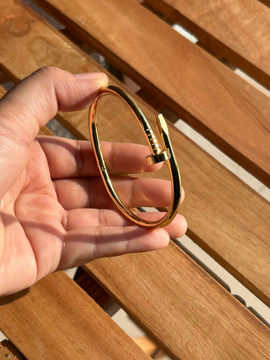 Nail Handcuff