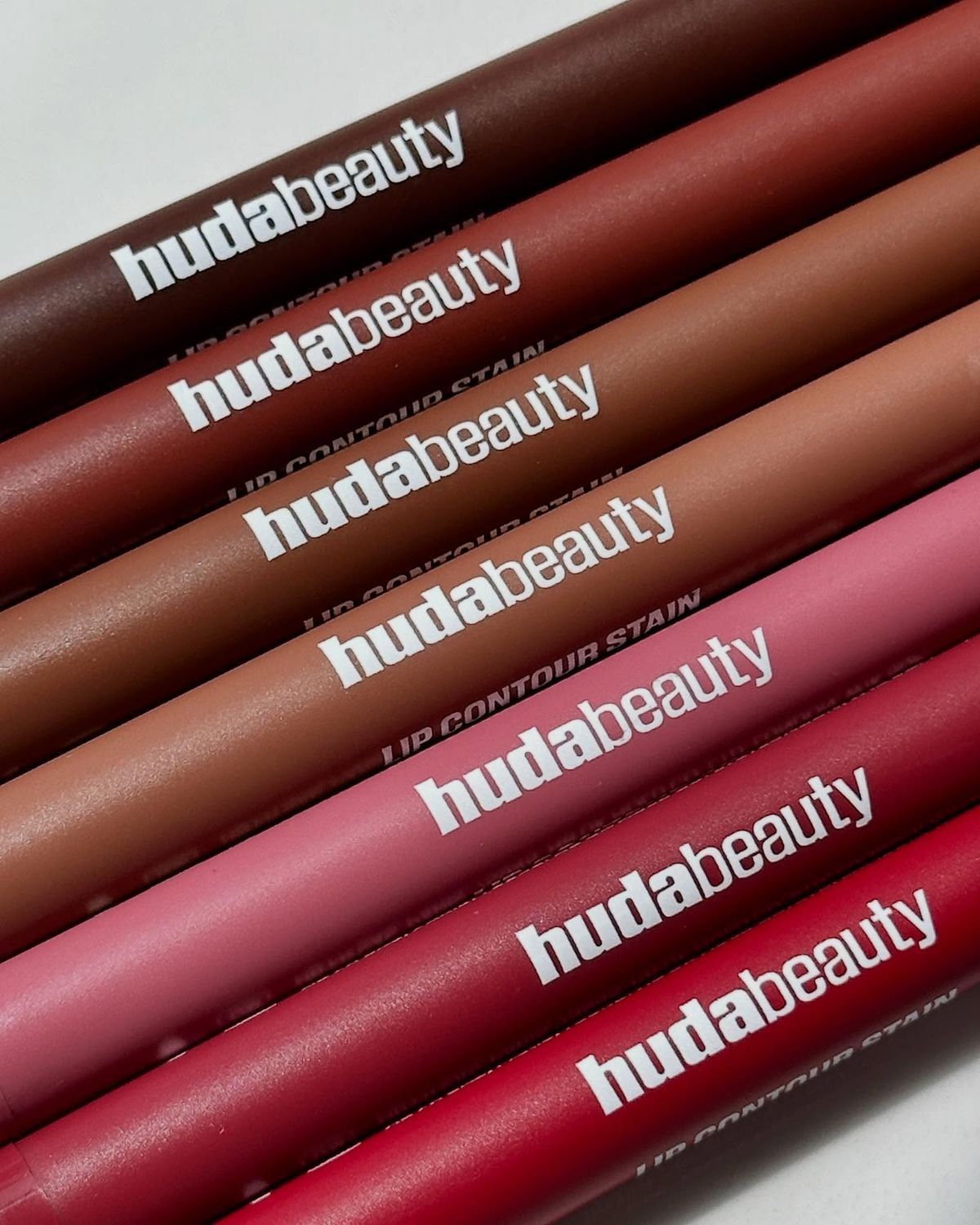 Huda beauty lip contor stains