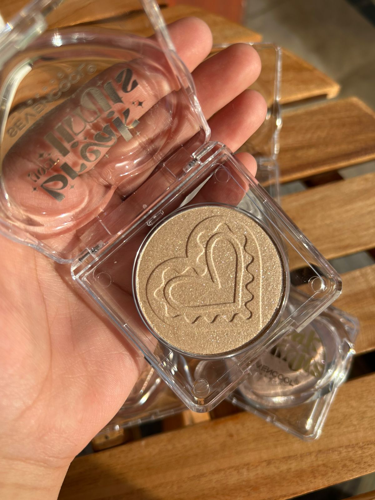 Mini highlighter palette