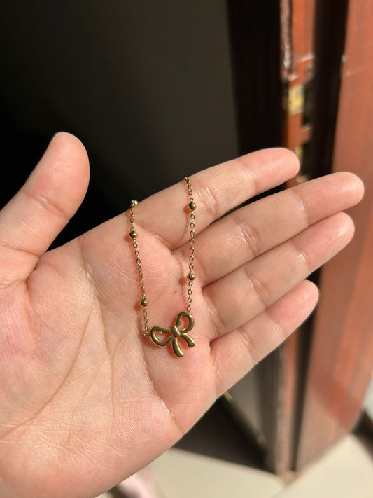 Bow pendant
